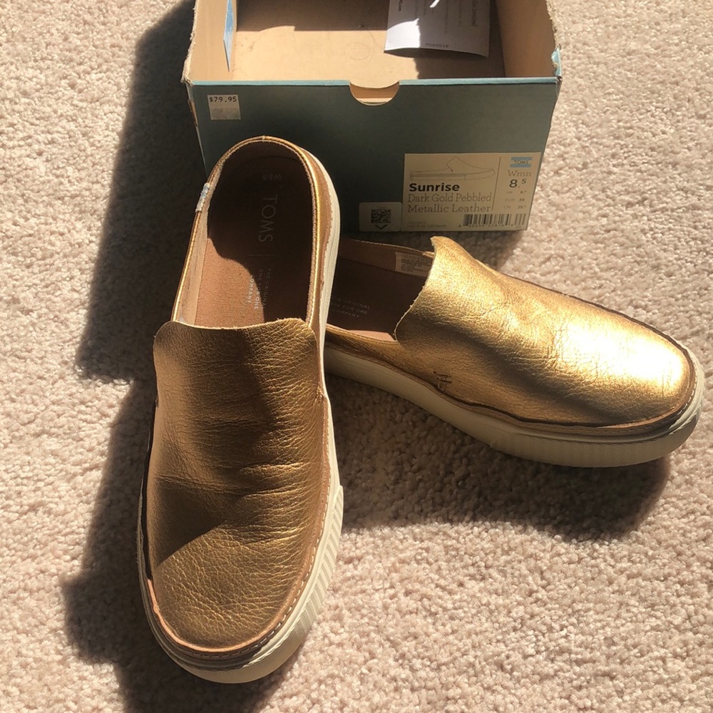 TOMS Sunrise Gold Pebbled Leather Slip-ons NWOB